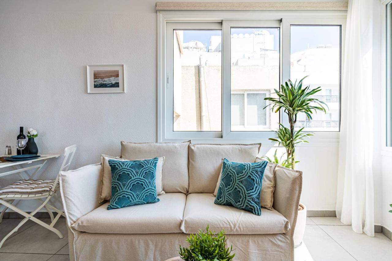לרנקה Whispering Palms 1-Br Apt By Finikoudes Beach מראה חיצוני תמונה