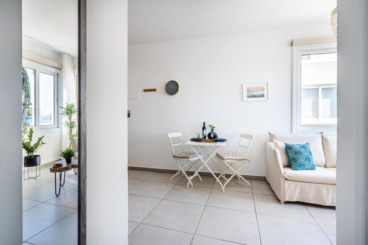 לרנקה Whispering Palms 1-Br Apt By Finikoudes Beach מראה חיצוני תמונה